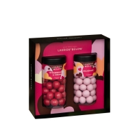 Lakrids by B&uuml;low Gave&aelig;ske 2xRegular jordb&aelig;r & fl&oslash;de/Milkshake 2027 | 540 g